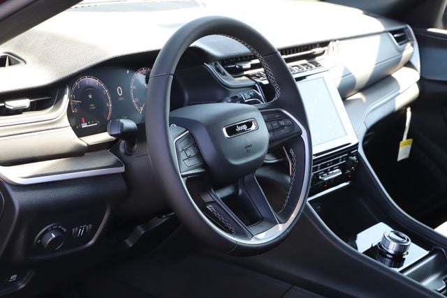 2026 Jeep Grand Cherokee GRAND CHEROKEE LAREDO X 4X4