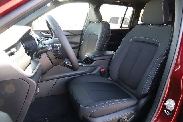 2026 Jeep Grand Cherokee GRAND CHEROKEE LAREDO X 4X4