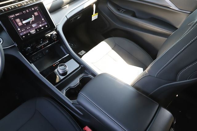 2026 Jeep Grand Cherokee GRAND CHEROKEE LAREDO X 4X4