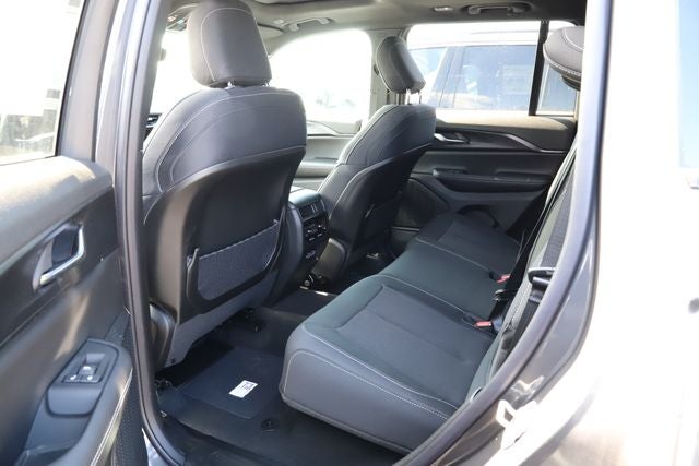 2026 Jeep Grand Cherokee GRAND CHEROKEE LAREDO X 4X4