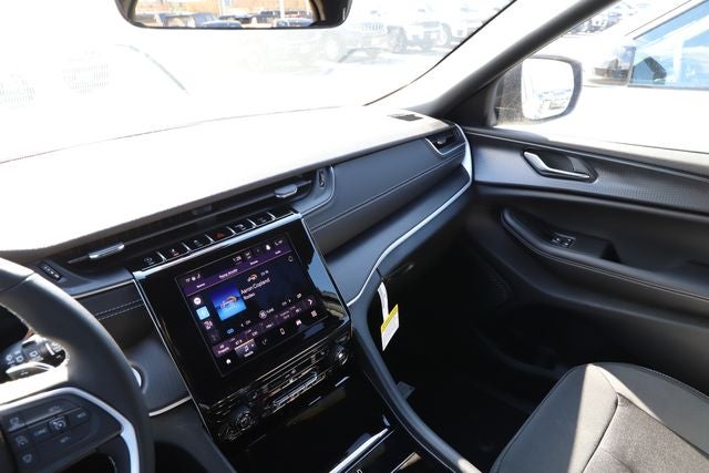 2026 Jeep Grand Cherokee GRAND CHEROKEE LAREDO X 4X4