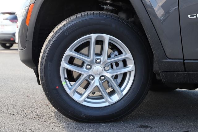 2026 Jeep Grand Cherokee GRAND CHEROKEE LAREDO X 4X4