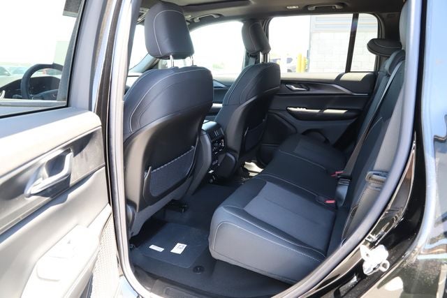2026 Jeep Grand Cherokee GRAND CHEROKEE LAREDO X 4X4