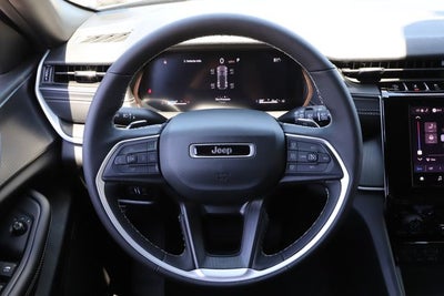 2026 Jeep Grand Cherokee GRAND CHEROKEE LAREDO X 4X4