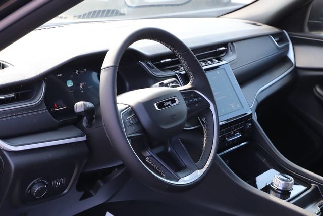 2026 Jeep Grand Cherokee GRAND CHEROKEE LAREDO X 4X4