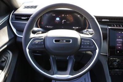 2026 Jeep Grand Cherokee GRAND CHEROKEE LAREDO X 4X4