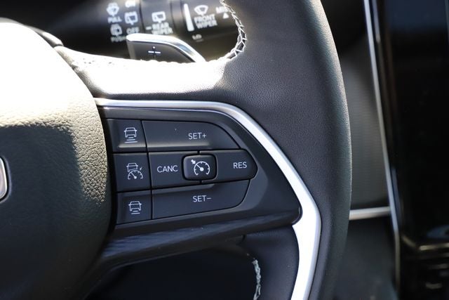 2026 Jeep Grand Cherokee GRAND CHEROKEE LAREDO X 4X4