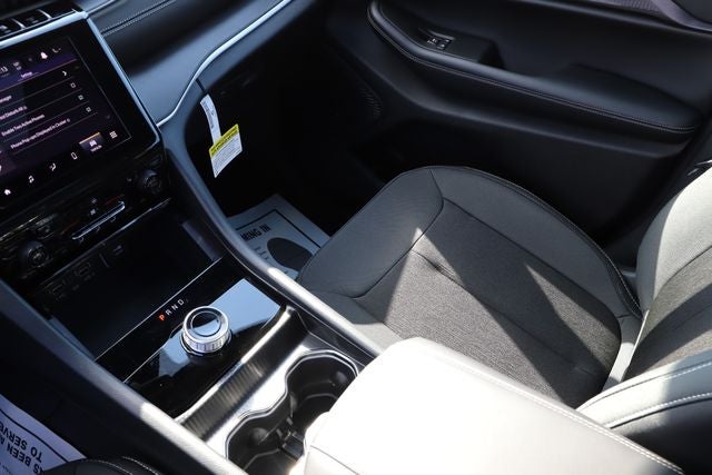 2026 Jeep Grand Cherokee GRAND CHEROKEE LAREDO X 4X4