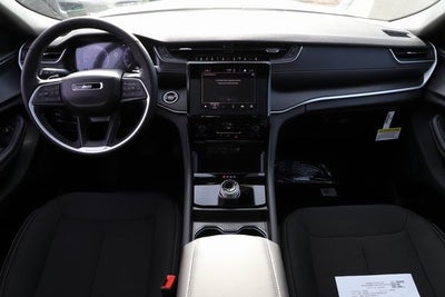 2025 Jeep Grand Cherokee GRAND CHEROKEE LAREDO X 4X4