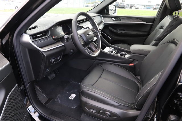 2027 Jeep Grand Cherokee GRAND CHEROKEE LIMITED RESERVE 4X4
