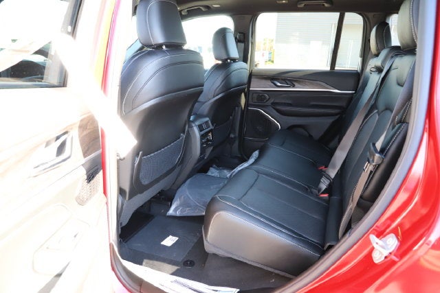 2027 Jeep Grand Cherokee GRAND CHEROKEE LIMITED RESERVE 4X4