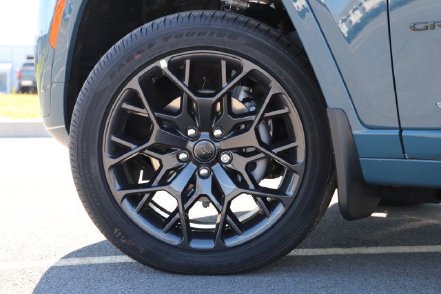 2027 Jeep Grand Cherokee GRAND CHEROKEE SUMMIT 4X4