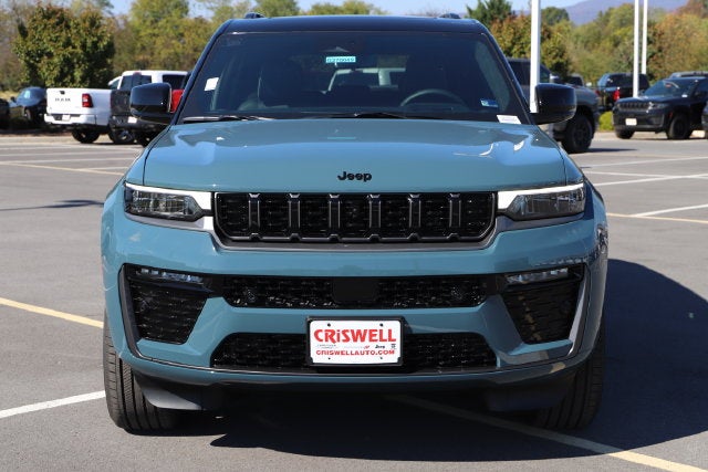 2027 Jeep Grand Cherokee GRAND CHEROKEE SUMMIT 4X4