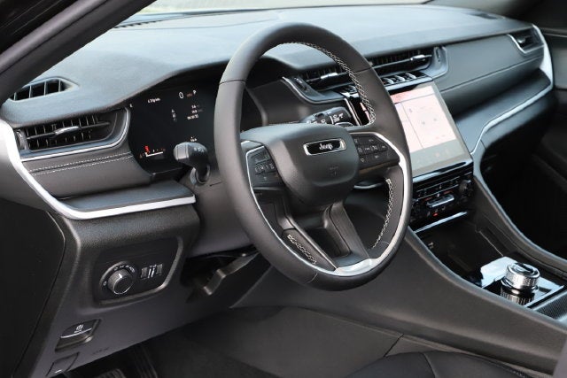 2027 Jeep Grand Cherokee GRAND CHEROKEE L LAREDO X 4X4