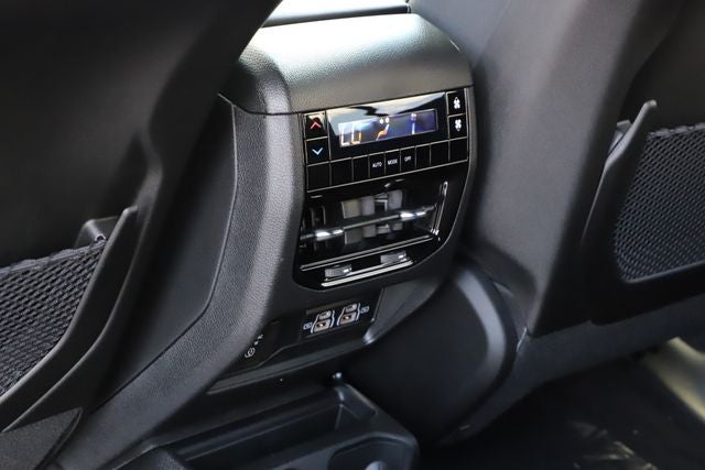 2026 Jeep Grand Cherokee GRAND CHEROKEE L LAREDO X 4X4