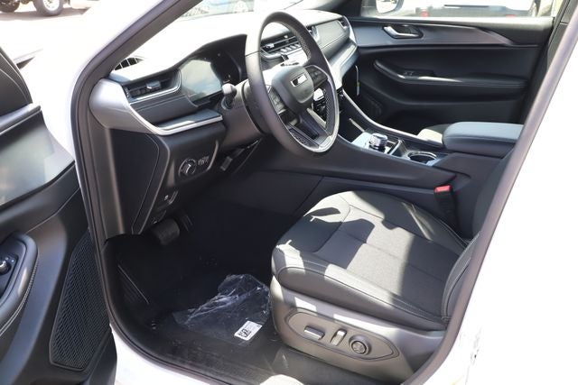 2026 Jeep Grand Cherokee GRAND CHEROKEE L LAREDO X 4X4