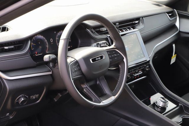 2025 Jeep Grand Cherokee GRAND CHEROKEE L LAREDO X 4X4