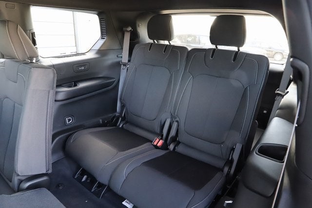 2025 Jeep Grand Cherokee GRAND CHEROKEE L LAREDO X 4X4