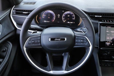 2025 Jeep Grand Cherokee GRAND CHEROKEE L LAREDO X 4X4