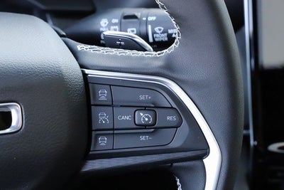 2025 Jeep Grand Cherokee GRAND CHEROKEE L LAREDO X 4X4