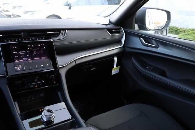 2025 Jeep Grand Cherokee GRAND CHEROKEE L LAREDO X 4X4