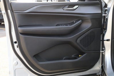 2025 Jeep Grand Cherokee GRAND CHEROKEE L LAREDO X 4X4