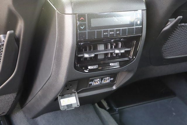 2025 Jeep Grand Cherokee GRAND CHEROKEE L LAREDO X 4X4