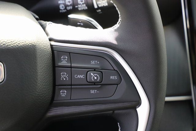 2025 Jeep Grand Cherokee GRAND CHEROKEE L LAREDO X 4X4