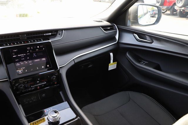 2025 Jeep Grand Cherokee GRAND CHEROKEE L LAREDO X 4X4