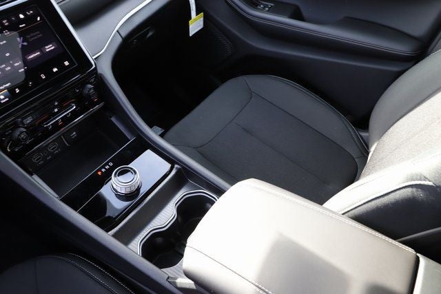 2025 Jeep Grand Cherokee GRAND CHEROKEE L LAREDO X 4X4