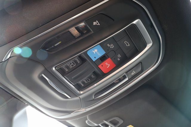 2025 Jeep Grand Cherokee GRAND CHEROKEE L LAREDO X 4X4