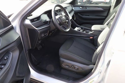 2025 Jeep Grand Cherokee GRAND CHEROKEE L LAREDO X 4X4