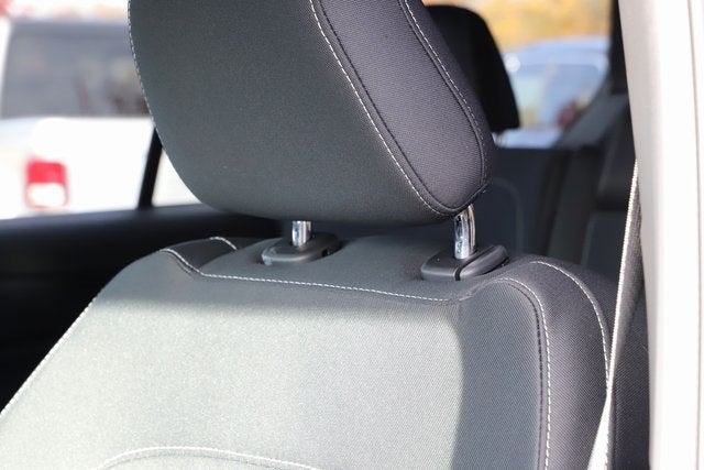 2025 Jeep Grand Cherokee GRAND CHEROKEE L LAREDO X 4X4