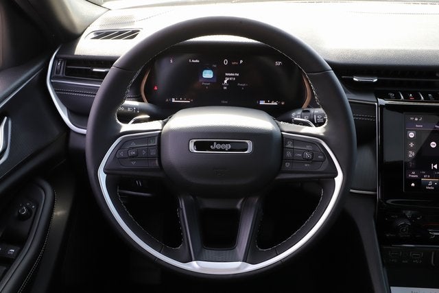 2025 Jeep Grand Cherokee GRAND CHEROKEE L LAREDO X 4X4