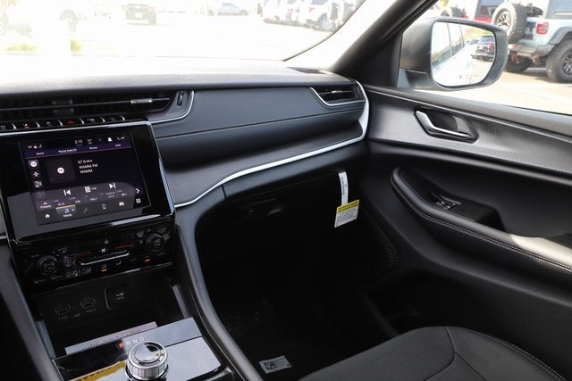 2025 Jeep Grand Cherokee GRAND CHEROKEE L LAREDO X 4X4