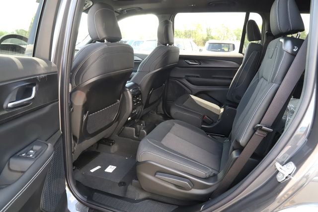 2026 Jeep Grand Cherokee GRAND CHEROKEE L LAREDO X 4X4
