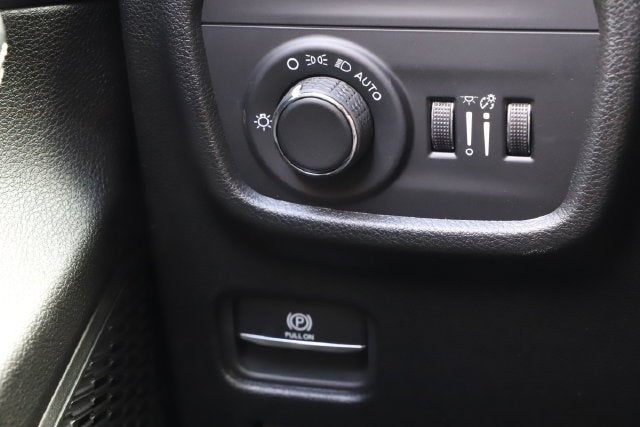 2027 Jeep Grand Cherokee GRAND CHEROKEE L LAREDO ALTITUDE 4X4