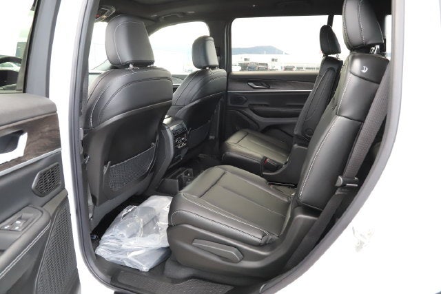 2027 Jeep Grand Cherokee GRAND CHEROKEE L LIMITED 4X4
