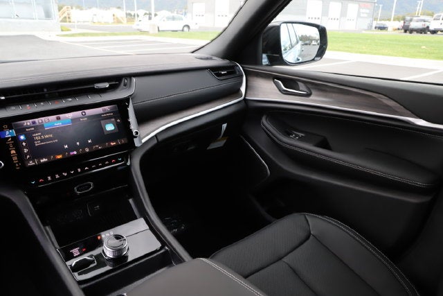 2027 Jeep Grand Cherokee GRAND CHEROKEE L LIMITED RESERVE 4X4