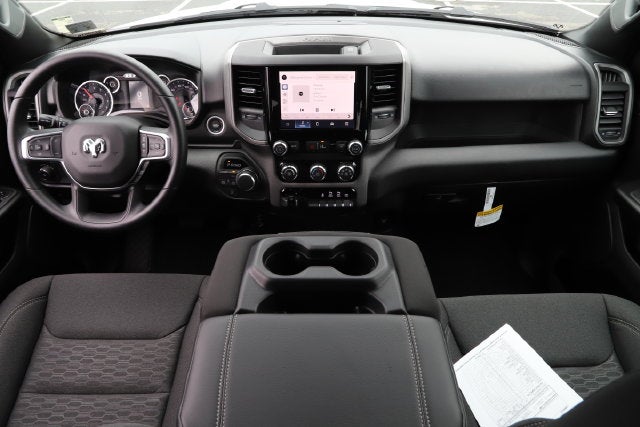2027 RAM Ram 1500 RAM 1500 TRADESMAN CREW CAB 4X4 5'7' BOX