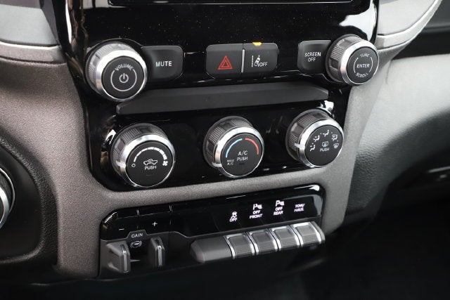 2027 RAM Ram 1500 RAM 1500 TRADESMAN CREW CAB 4X4 5'7' BOX