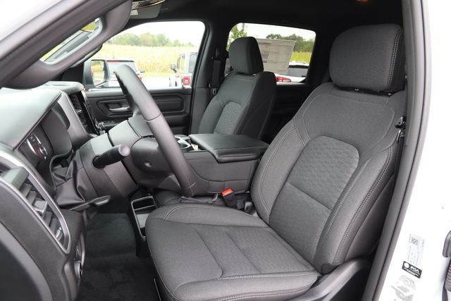 2027 RAM Ram 1500 RAM 1500 TRADESMAN CREW CAB 4X4 5'7' BOX