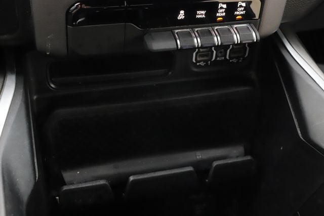 2022 RAM 1500 Big Horn Quad Cab 4x4 6'4' Box