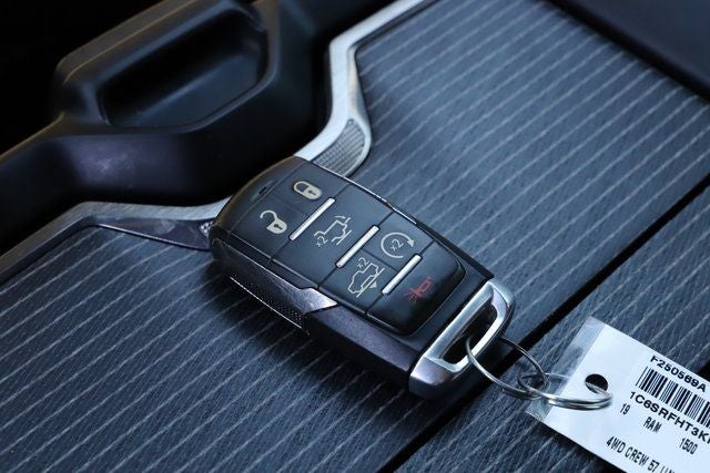 2019 RAM 1500 Limited Crew Cab 4x4 5'7' Box