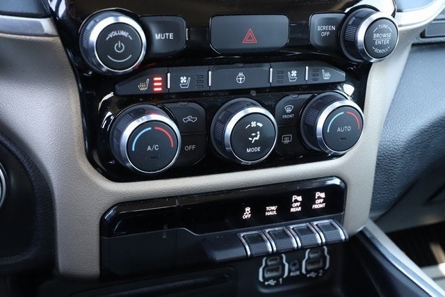 2019 RAM 1500 Laramie Crew Cab 4x4 5'7' Box