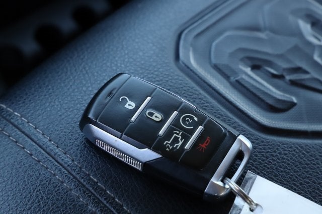 2019 RAM 1500 Laramie Crew Cab 4x4 5'7' Box