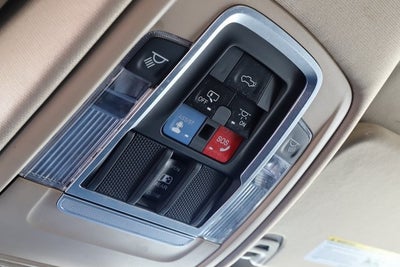 2019 RAM 1500 Laramie Crew Cab 4x4 5'7' Box