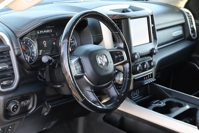 2020 RAM 1500 Laramie Crew Cab 4x4 5'7' Box