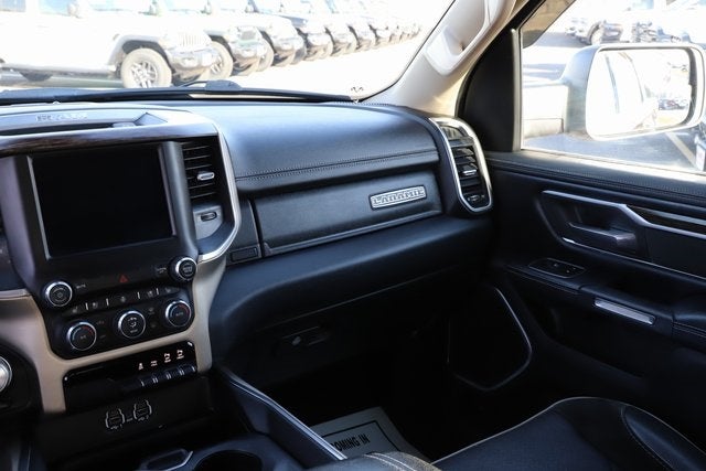 2020 RAM 1500 Laramie Crew Cab 4x4 5'7' Box