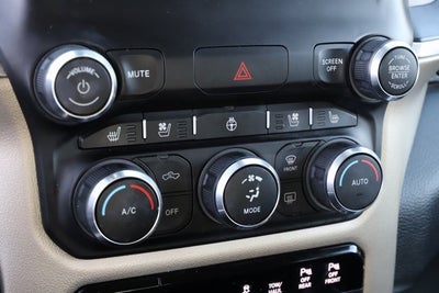 2020 RAM 1500 Laramie Crew Cab 4x4 5'7' Box